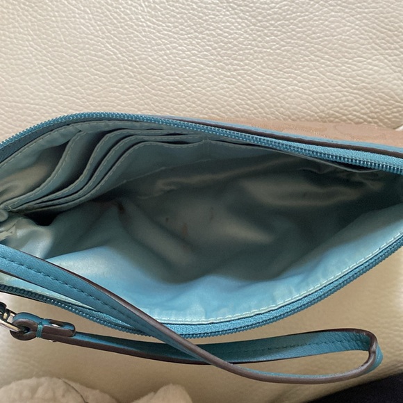 Coach Wristlet - Picture 4 of 9